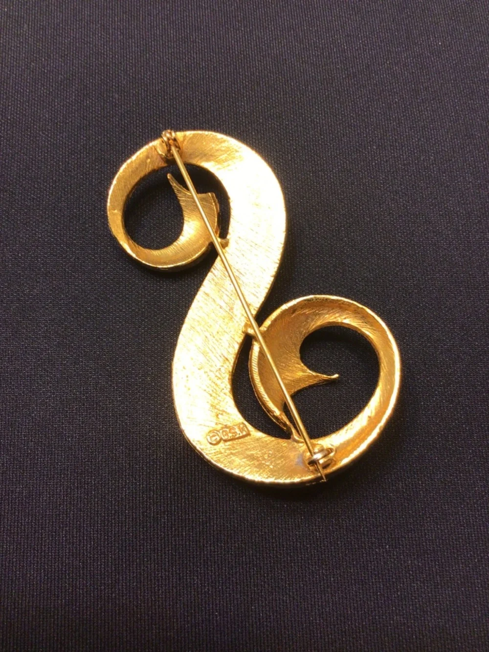 Vintage Large Textured Swirl S Brooch Pin Gold-tone metal B.S.K.